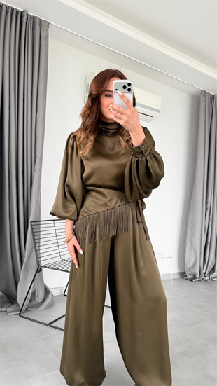 Camenta Balon Kol Boyundan Bağlamalı Saten Bluz Pantolon Takım