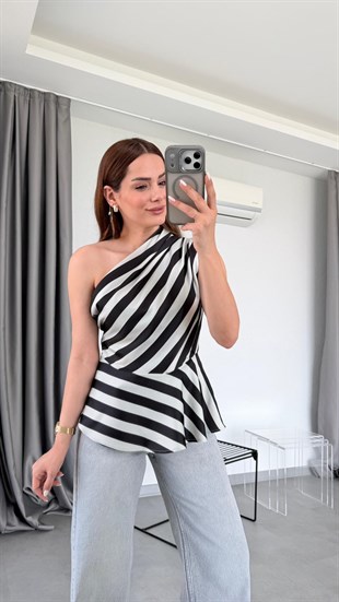 Siyah Beyaz Tek Omuz Premium Saten Bluz