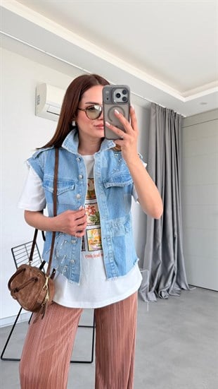 Fiona Taş ve Apolet Detaylı Yelek