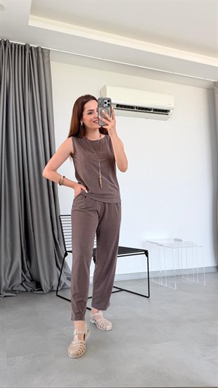 Kahve Miya Sıfır Kol Bluz Pantolon Takım