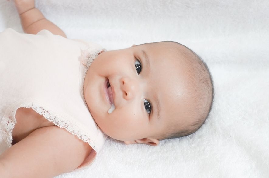 Yenidoğan Bebeklerde Kusmanın Nedenleri Nelerdir?