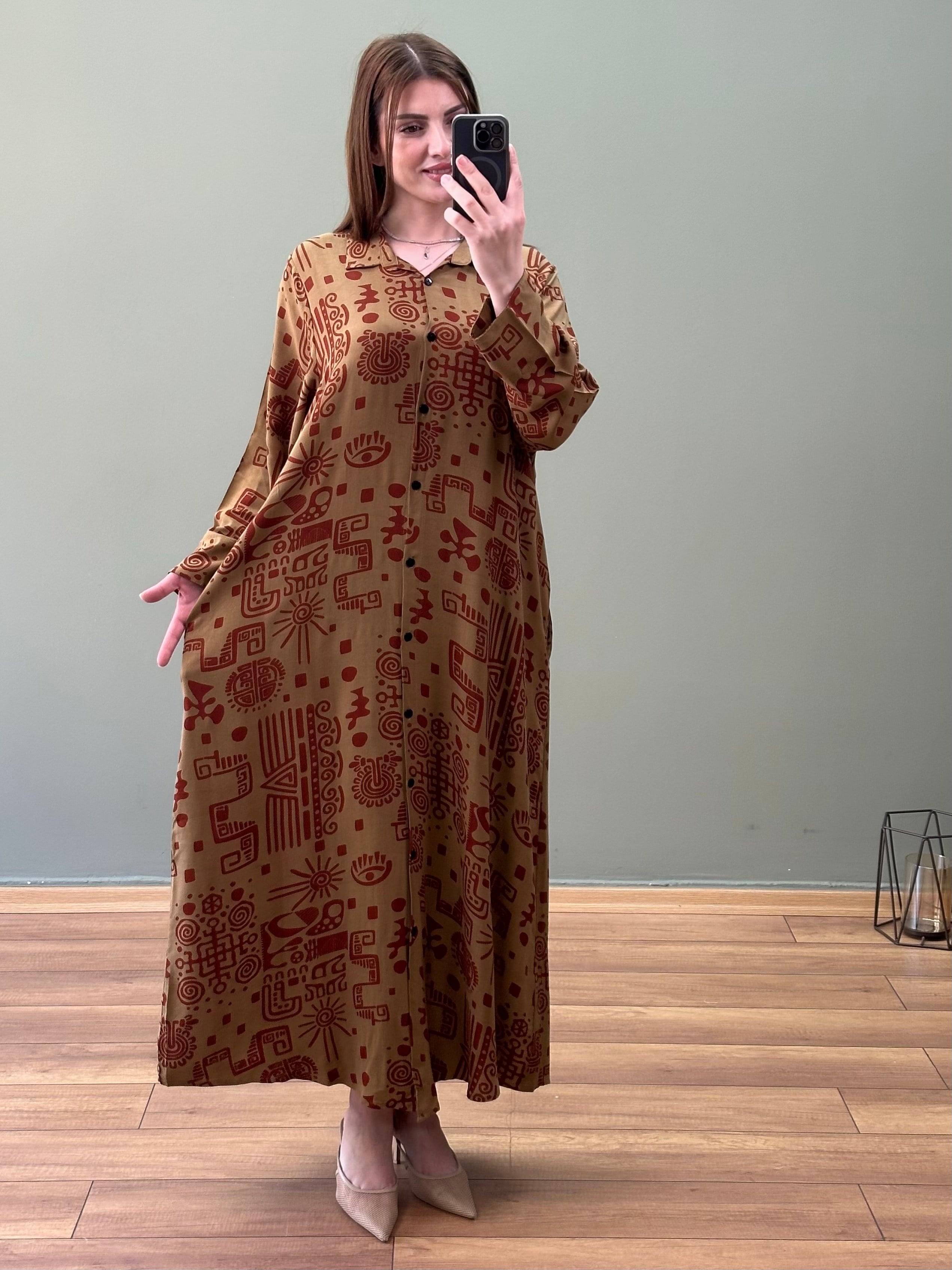İTALYAN VİSKON BOYDAN DÜĞMELİ ELBİSE KAHVE ETNİK TEMA