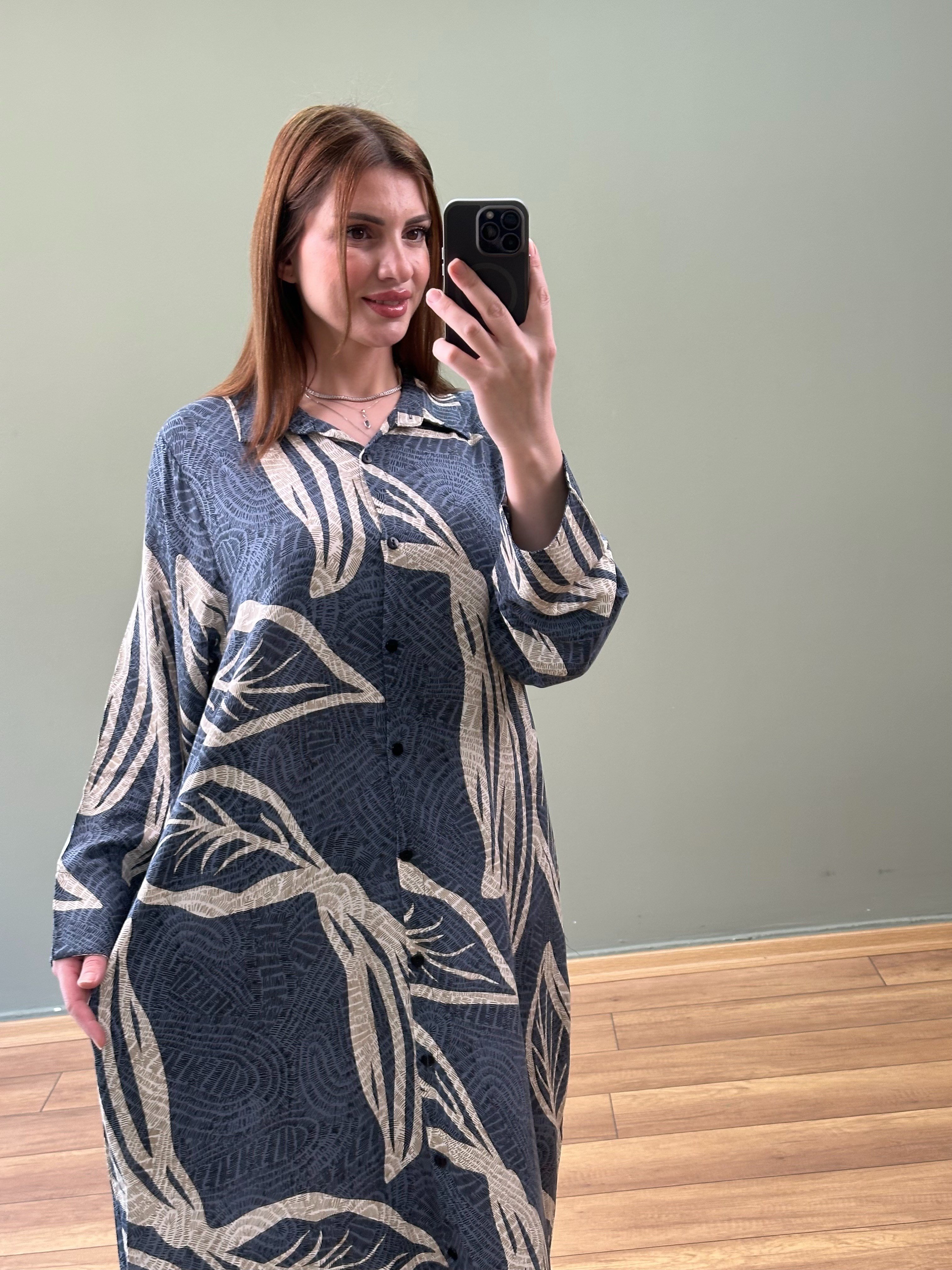 İTALYAN VİSKON BOYDAN DÜĞMELİ ELBİSE TURKUAZ YAPRAK DESEN TEMA