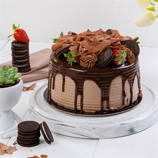 Çilek Çikolatalı Pasta