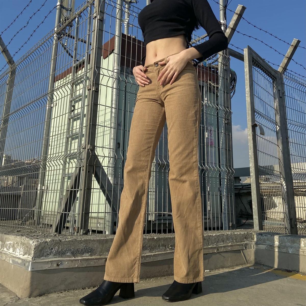 BEJ KADİFE İSPANYOL PAÇA PANTOLON