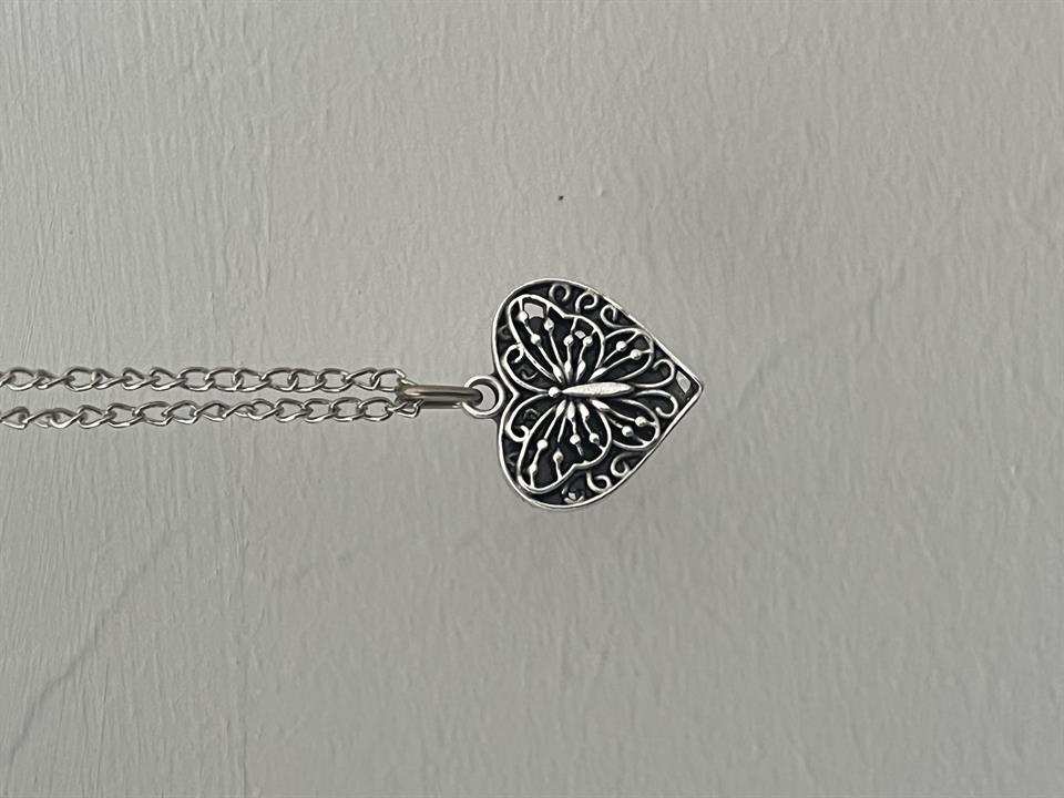 Butterfly In Heart Tasarım Unisex Kolye