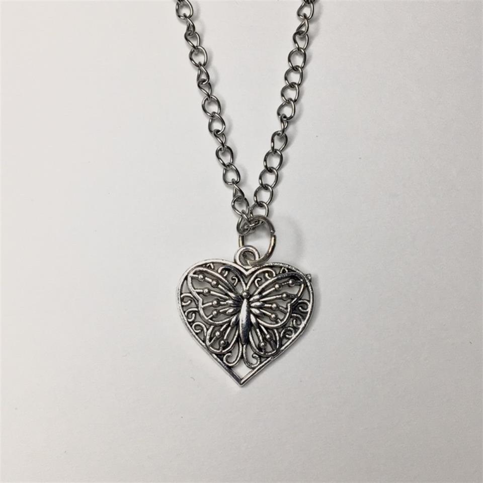 Butterfly In Heart Tasarım Unisex Kolye