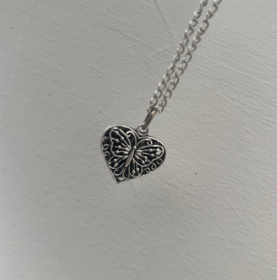 Butterfly In Heart Tasarım Unisex Kolye