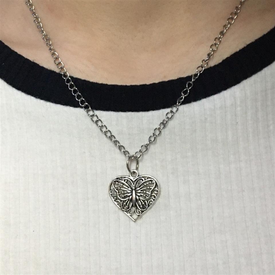Butterfly In Heart Tasarım Unisex Kolye