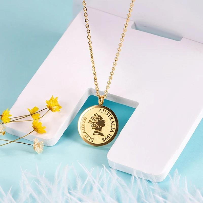 Çelik Elizabeth Antik Sikke Gold Renk Kolye