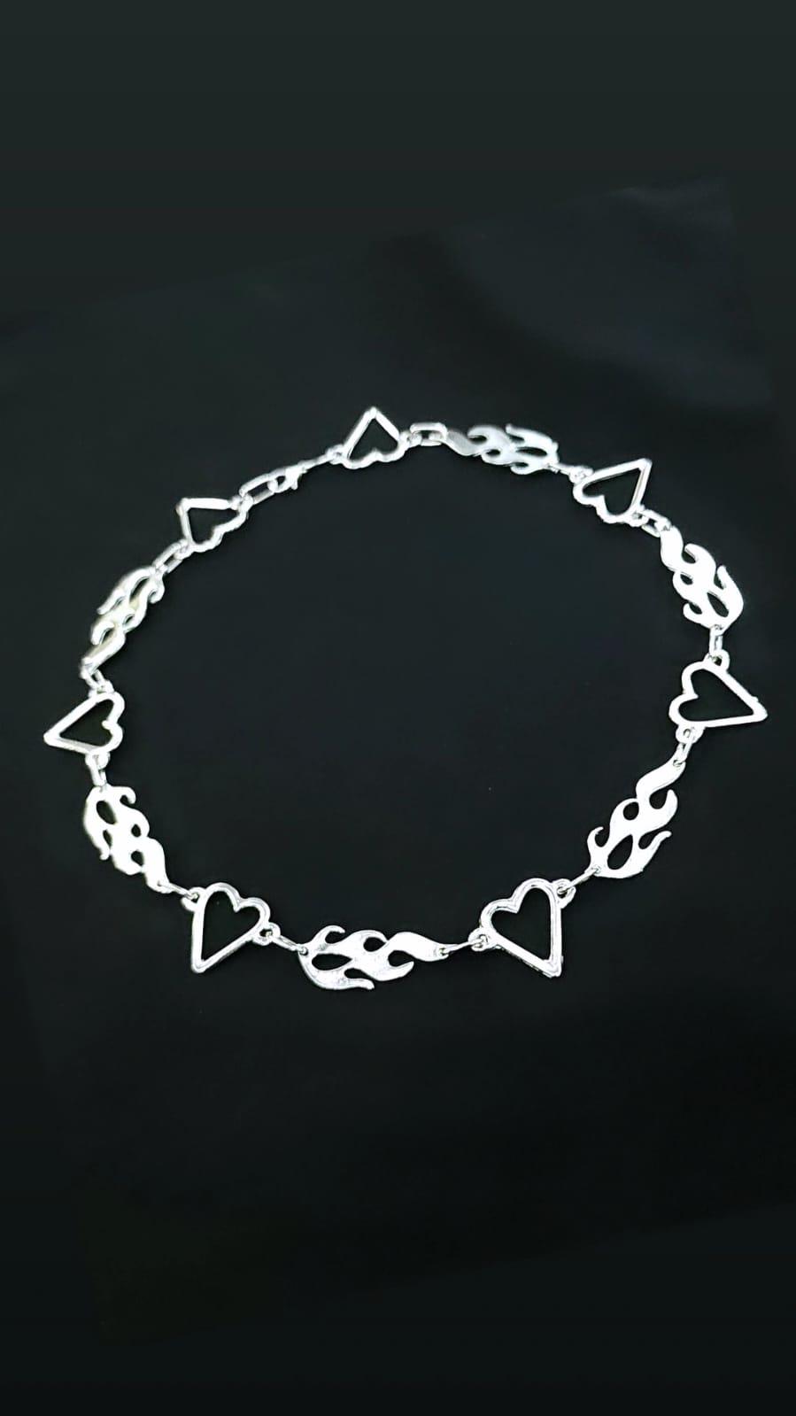 Gothic Flame Heart Unisex Kolye