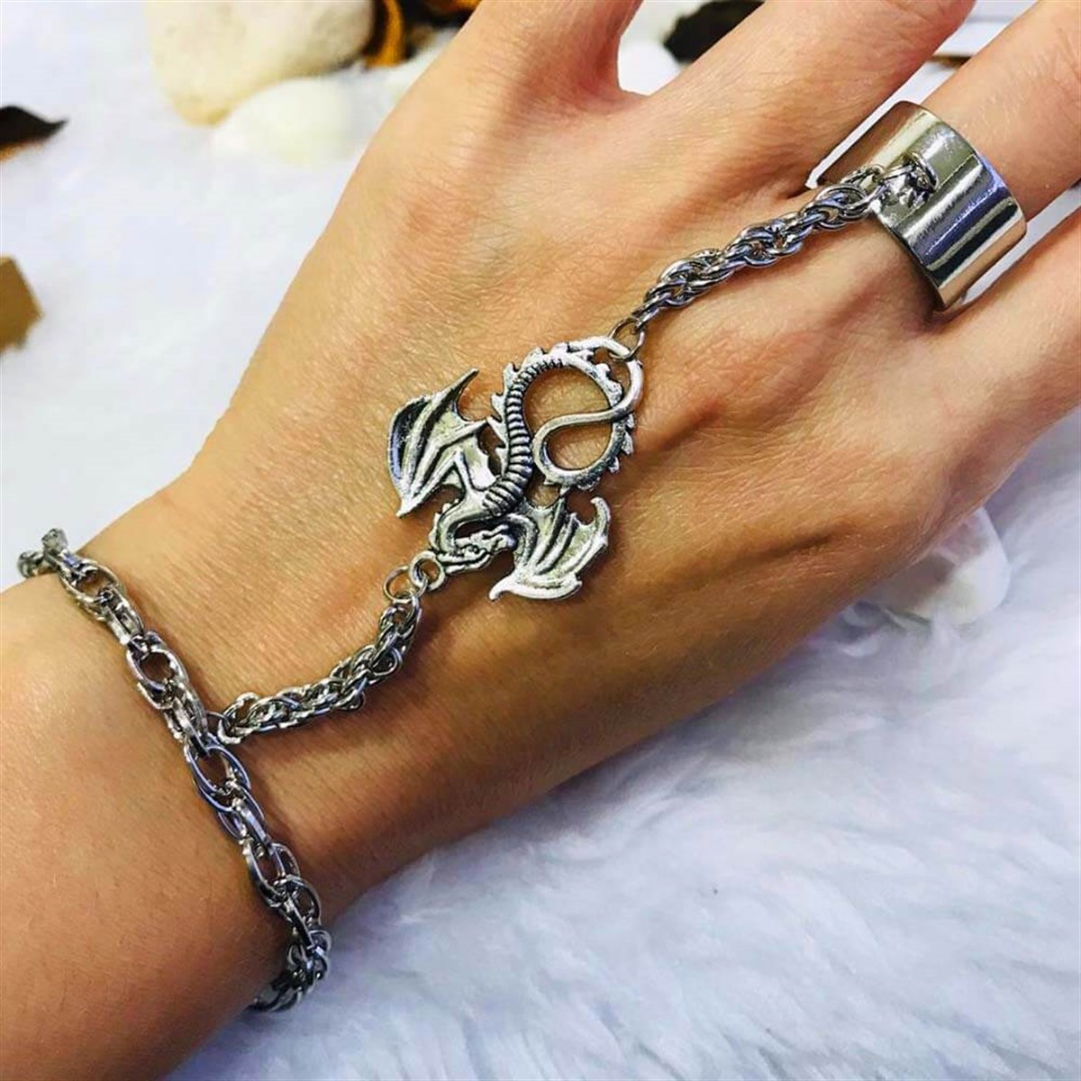 Gotik Dragon Zincir Bileklikli Yüzük