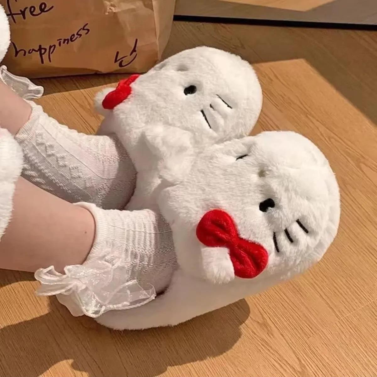 Hello Kitty Beyaz Puffy Panduf Terlik