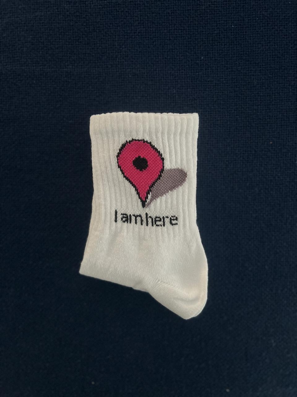 I Am Here Location Unisex Beyaz Kolej Çorap