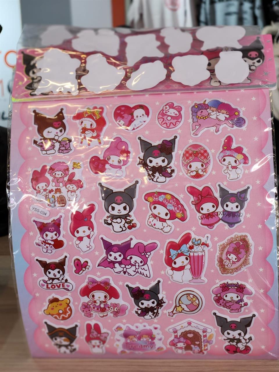 Kuromi 2 Sayfa Yapışkanlı Kabartma Etiket