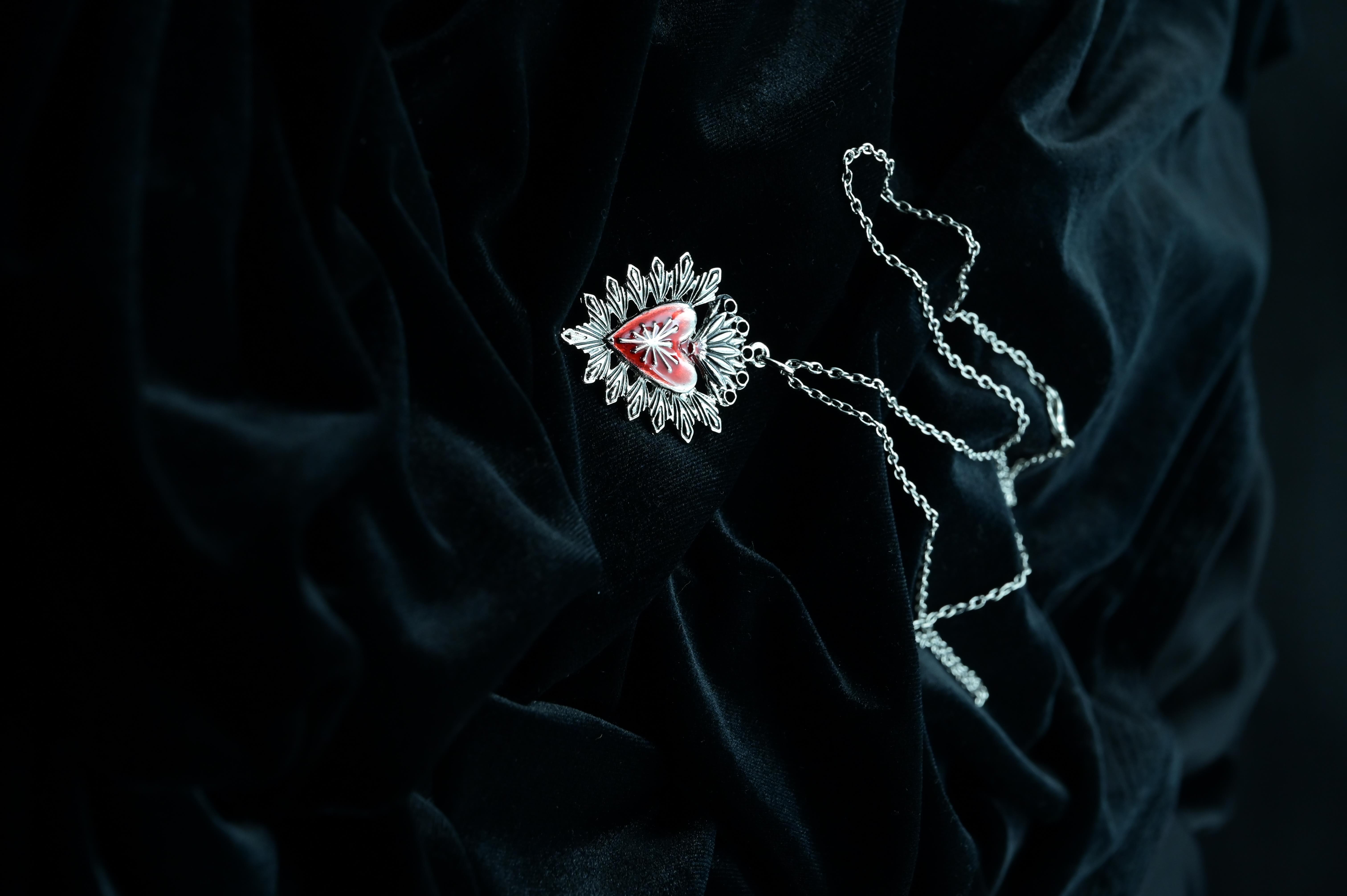 Red Heart Unisex Kolye