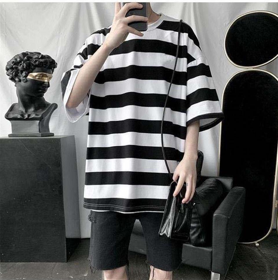 Siyah Beyaz Çizgili Unisex Oversize T-shirt
