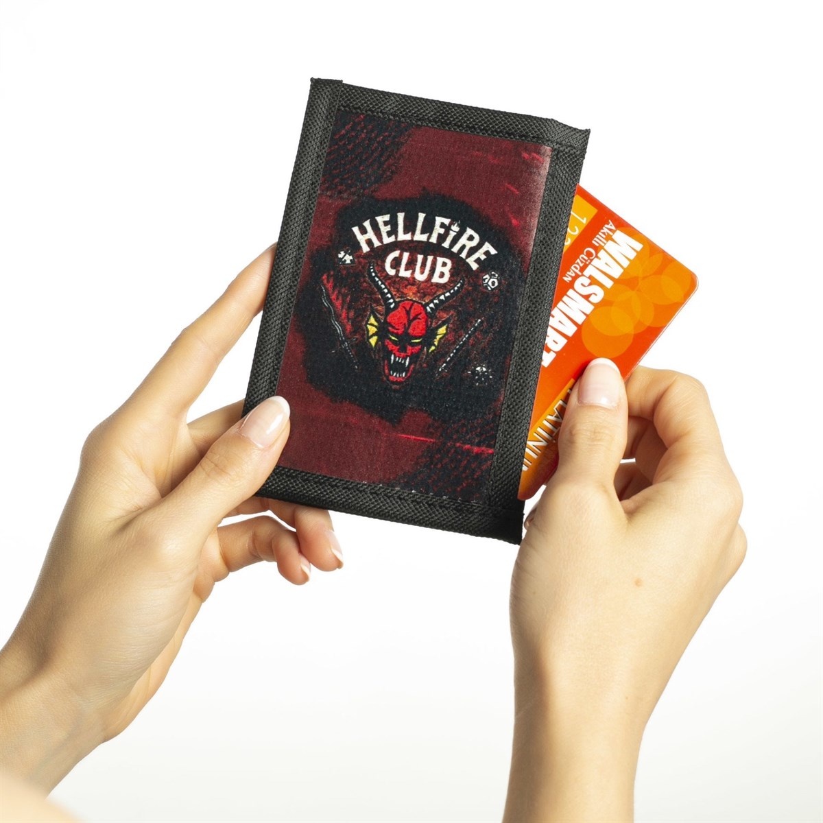 Stranger Things Hellfire Club Kırmızı Klasik Cüzdan
