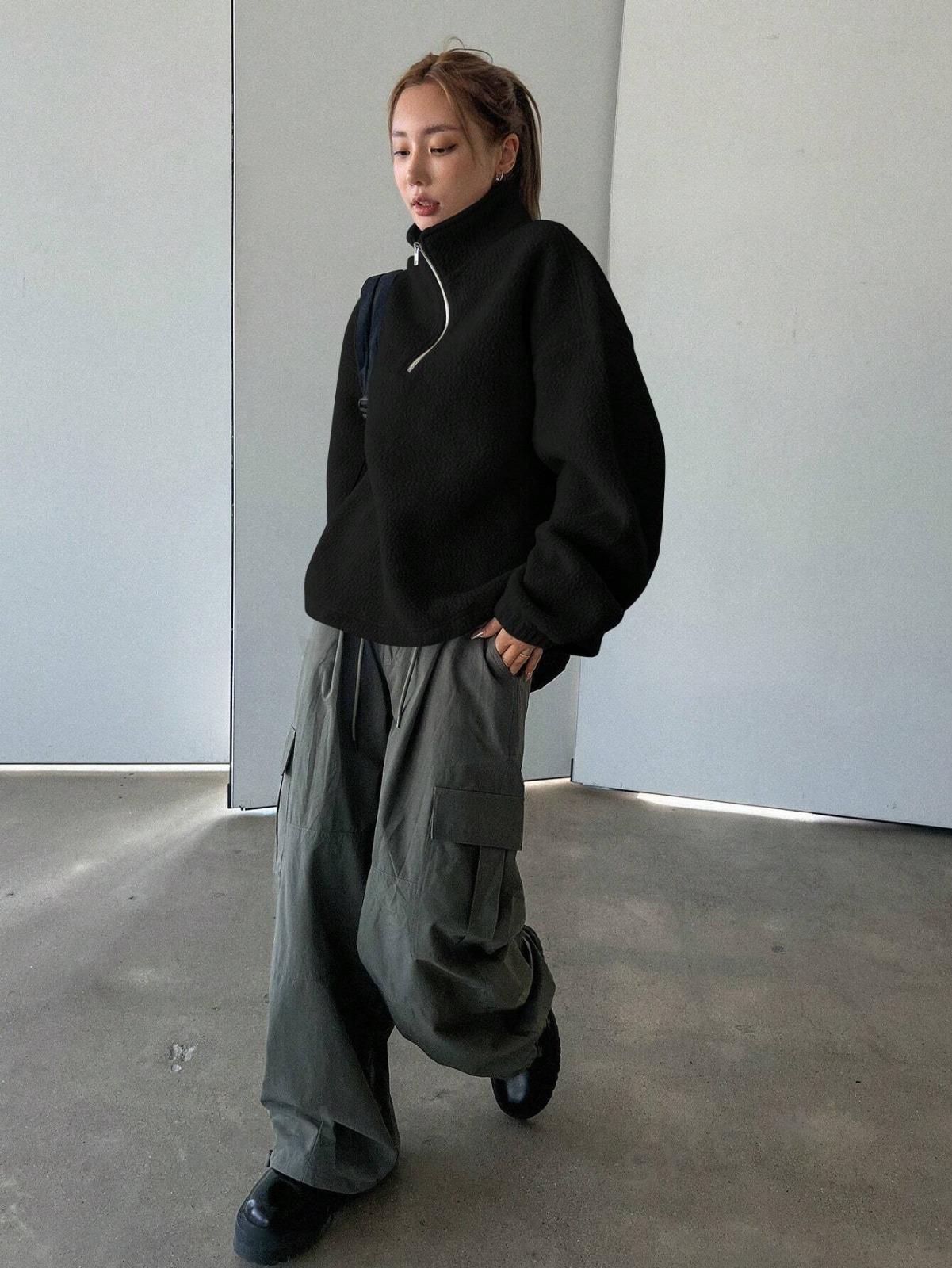 Streetwear Detail Peluş Fermuarlı Siyah Ceket