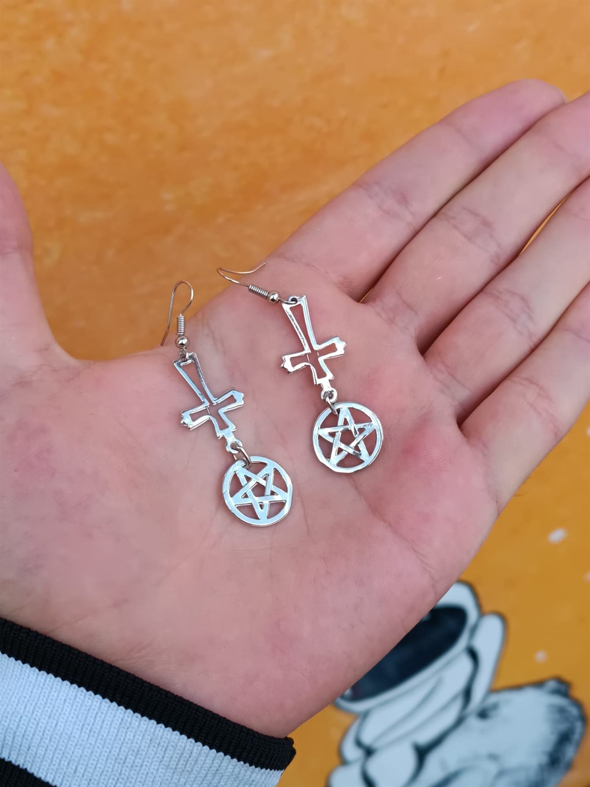 Touz Gothic Cross & Pentagram Çift Küpe