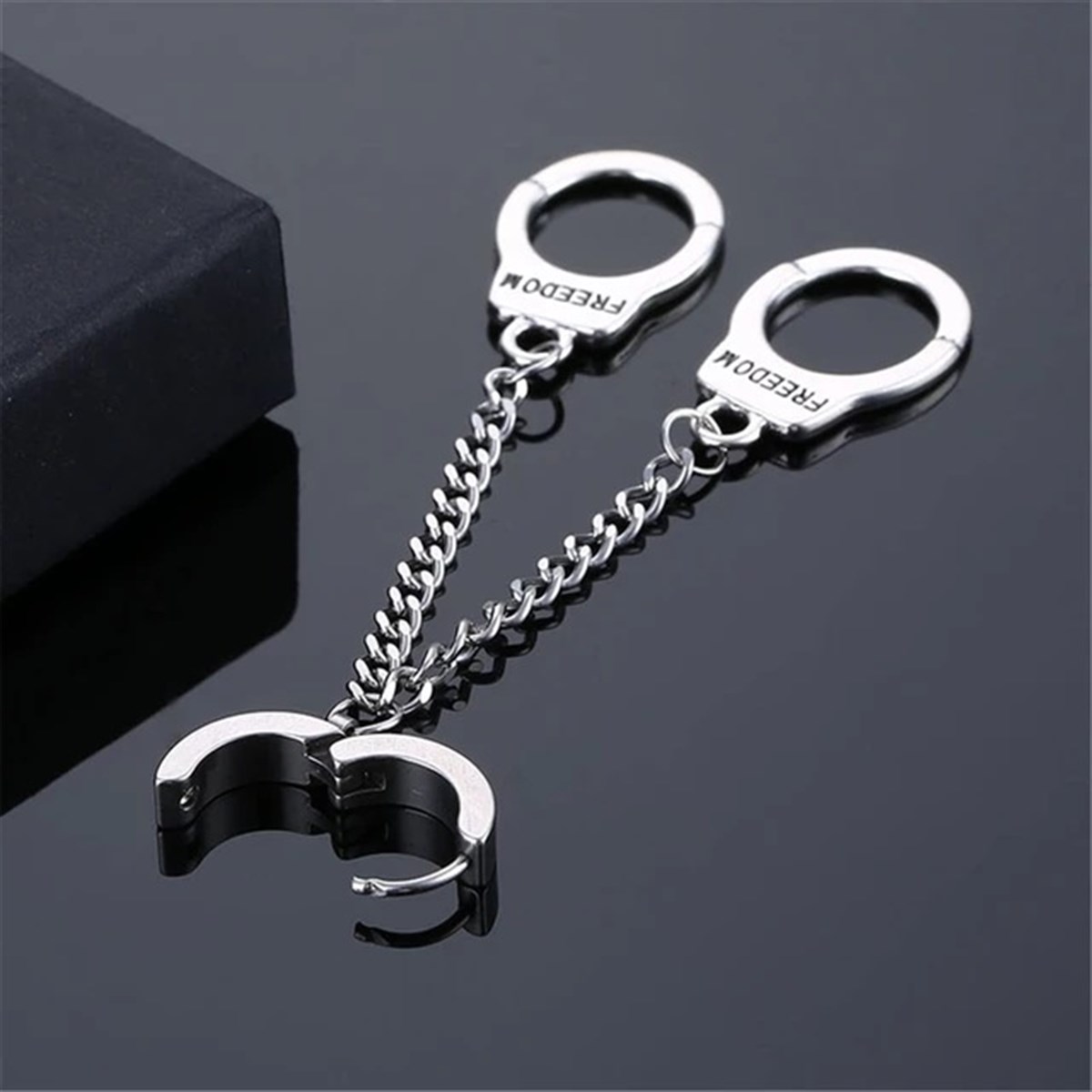 Touz Gothic Handcuff Kelepçe Tasarımlı Küpe