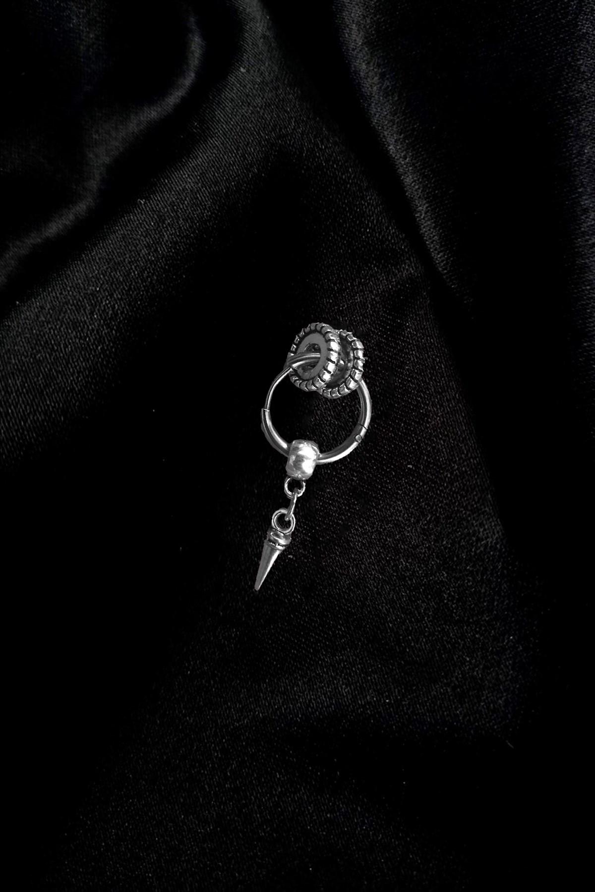 Touz Gothic Punk Antik Sallantılı Küpe