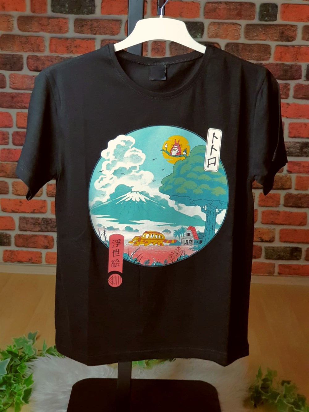 Unisex Siyah Totoro And Cat Bus T-shirt