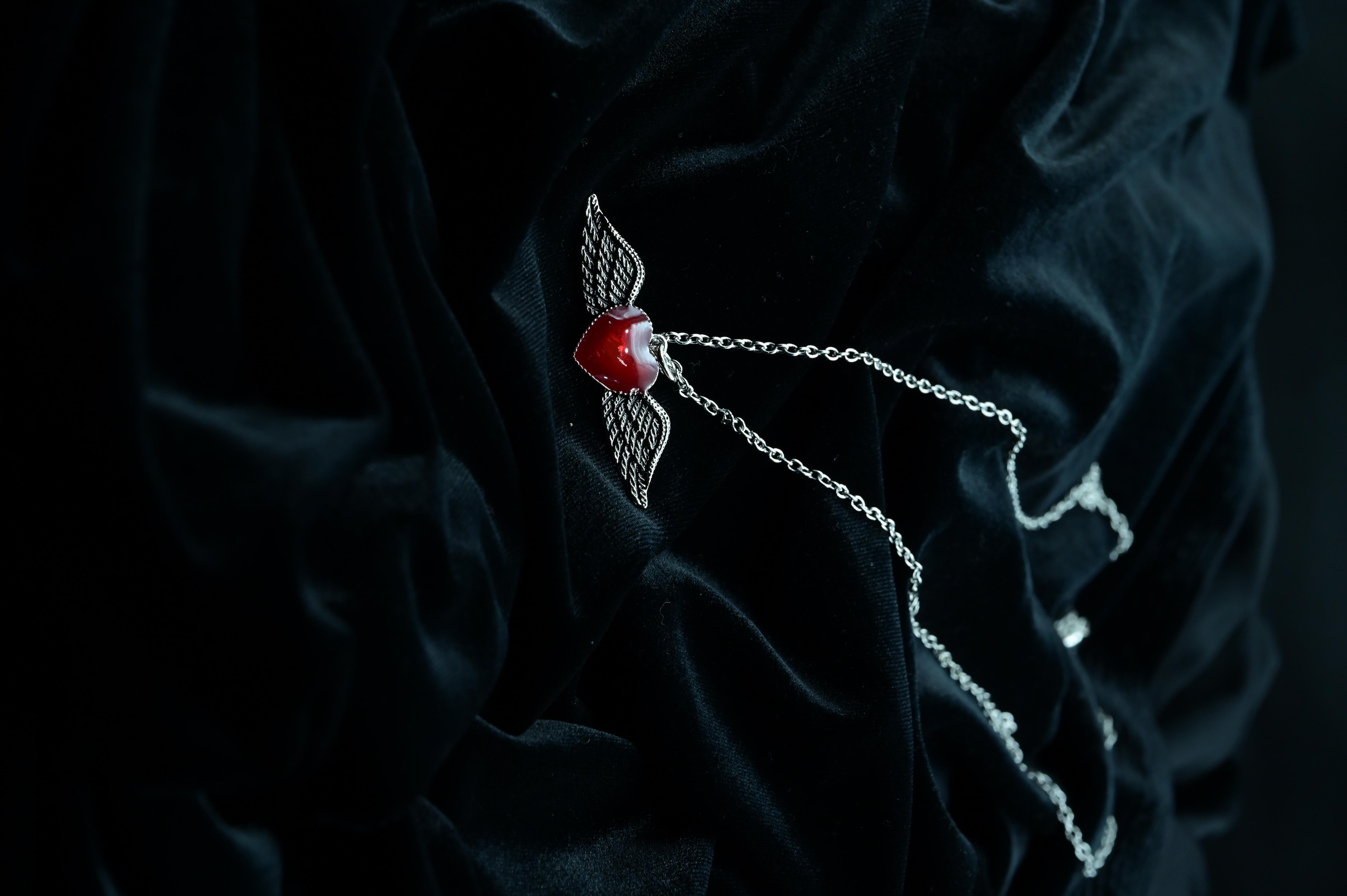 Winged Red Heart Unisex Kolye