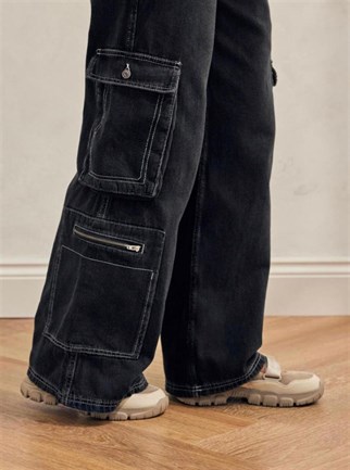 BLACK CARGO POCKET PALAZZO JEAN