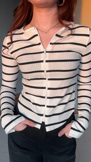 Ribanalı Çizgili Fermuarlı Crop Bluz