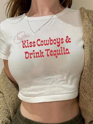 Kiss Cowboys & Drink Tequila Baskılı Crop Top Bluz Body