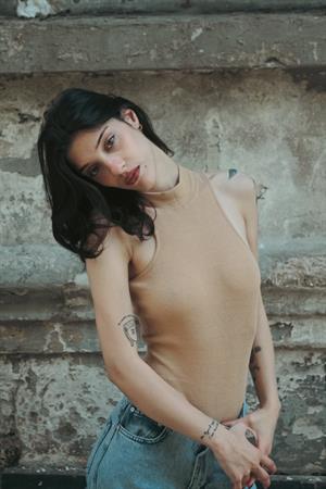 Krem Basic Fitilli Detail Crop Bluz