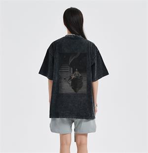 Skeleton In Sandal Sırt Baskılı Unisex Eskitme T-shirt
