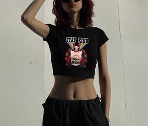 Stay Kind Girl Baskılı Siyah Crop