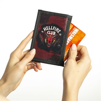 Stranger Things Hellfire Club Kırmızı Klasik Cüzdan