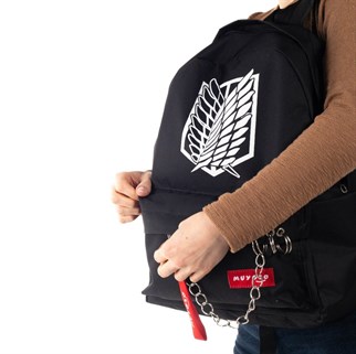 Touz Anime Attack On Titan Logo Piercingli Zincirli Siyah Sırt Çantası
