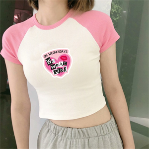 We Wear Pink Baskılı Pembe Reglan Kol Beyaz Crop