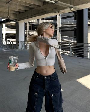 Y2K Streetwear Beyaz Uzun Kollu Kapüşonlu Çift Fermuarlı Crop
