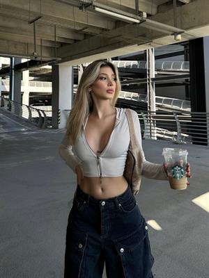 Y2K Streetwear Beyaz Uzun Kollu Kapüşonlu Çift Fermuarlı Crop