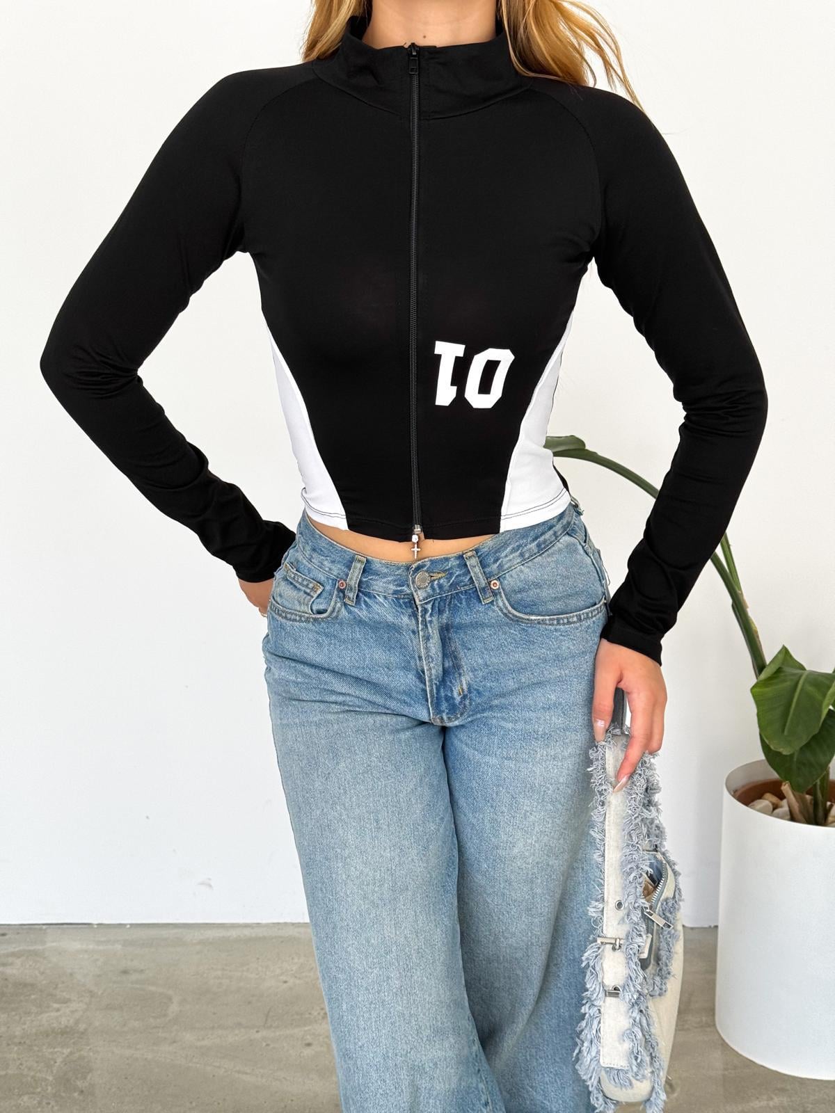 01 Yarışçı Siyah Uzun Kollu Bluz Crop
