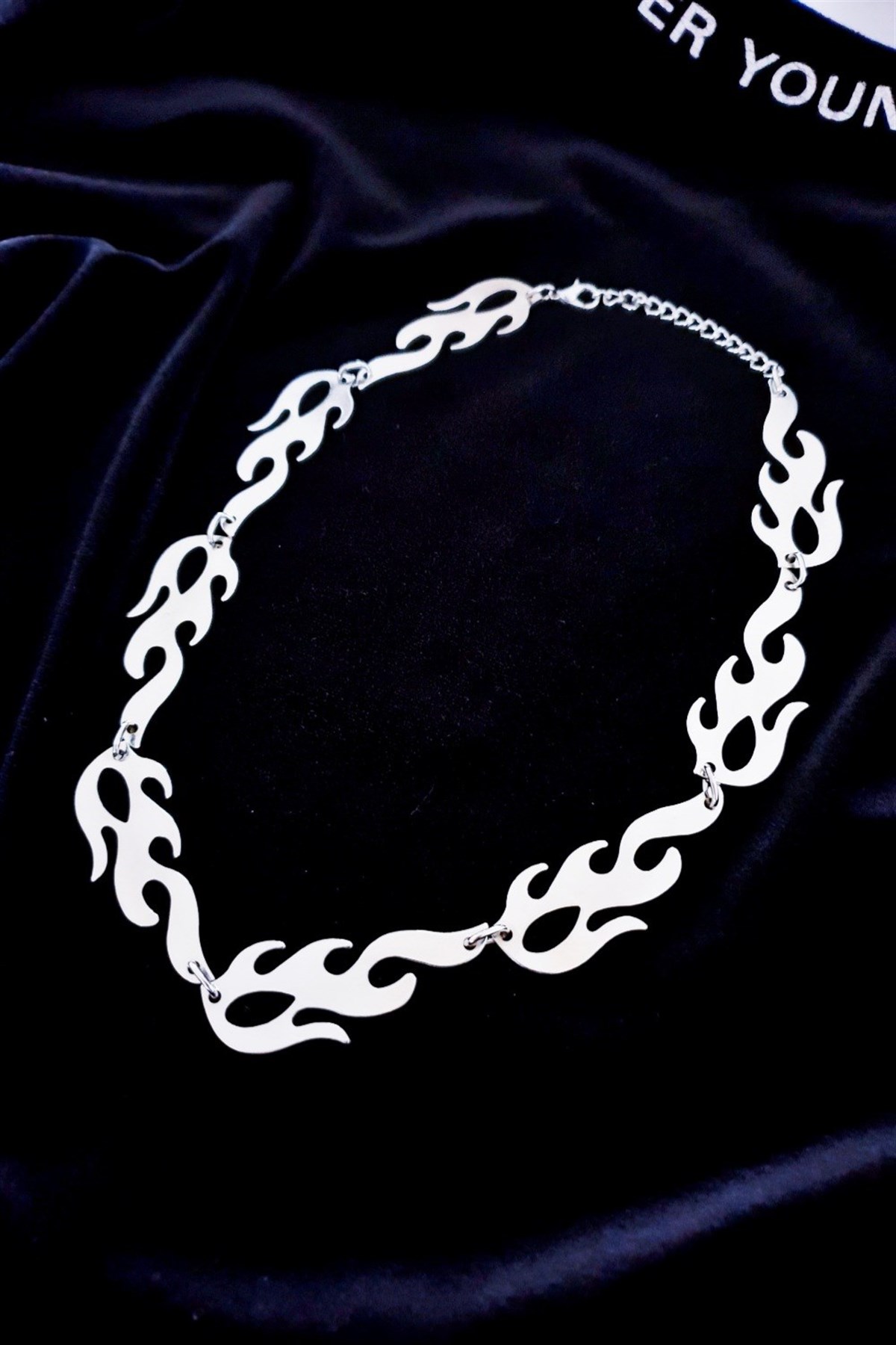 Alev Metal Kolye