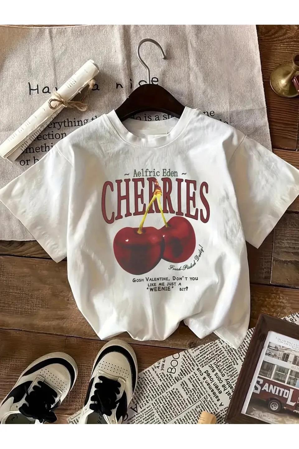Beyaz Cherrıes Baskılı Oversize T-Shirt