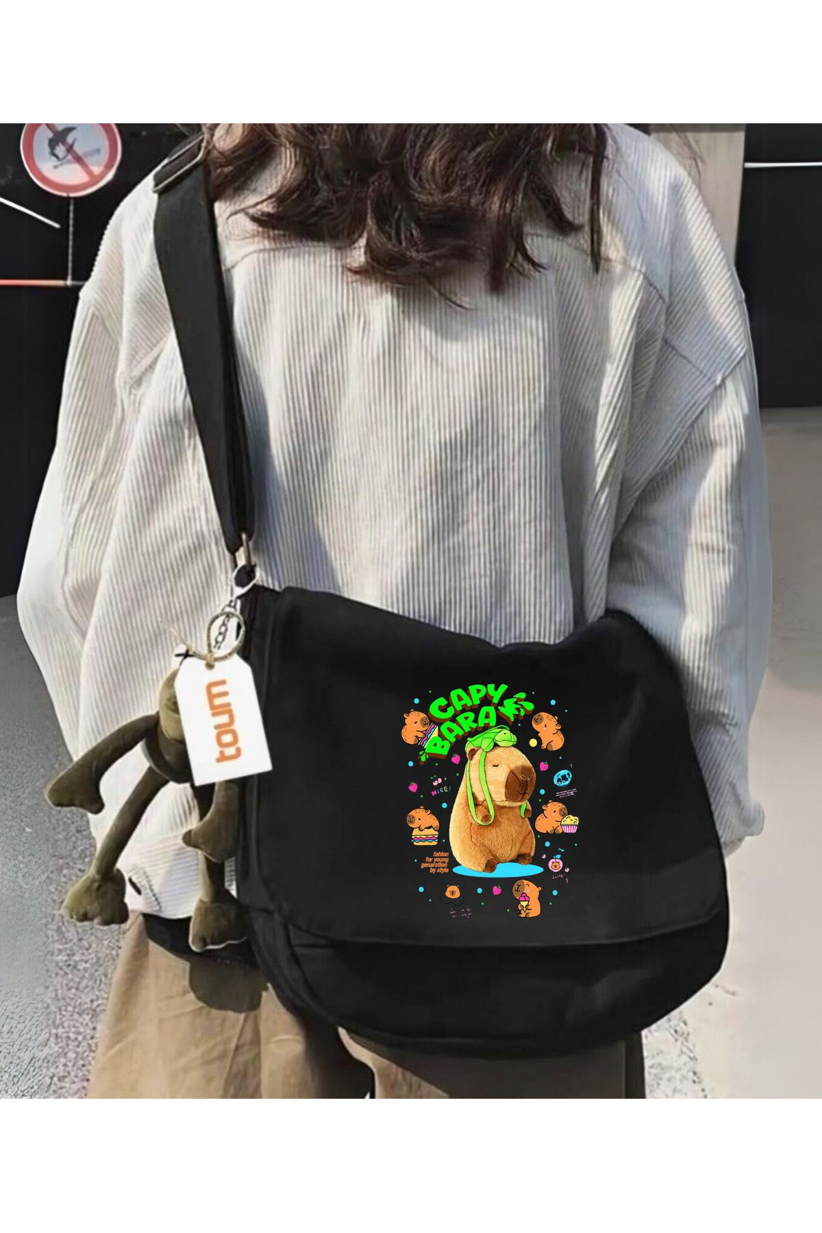 Capy Bara Baskılı Unisex Postacı Çantası