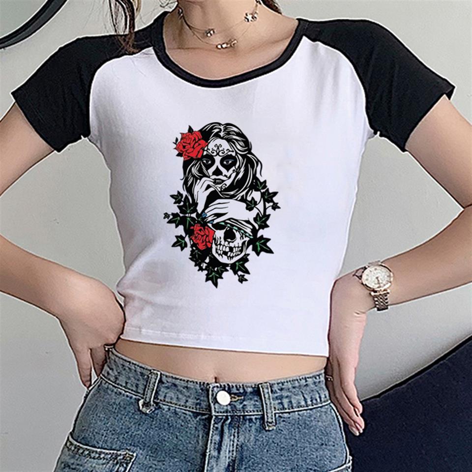 Gothic Girl & Skull Baskılı Reglan Kol Beyaz Crop