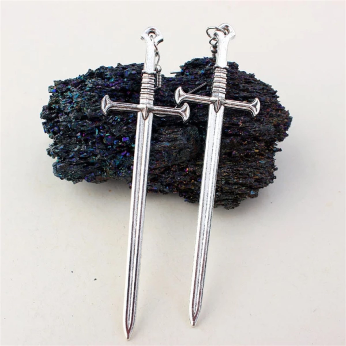 Gothic Punk Cross Uzun Zincirli Sword Küpe