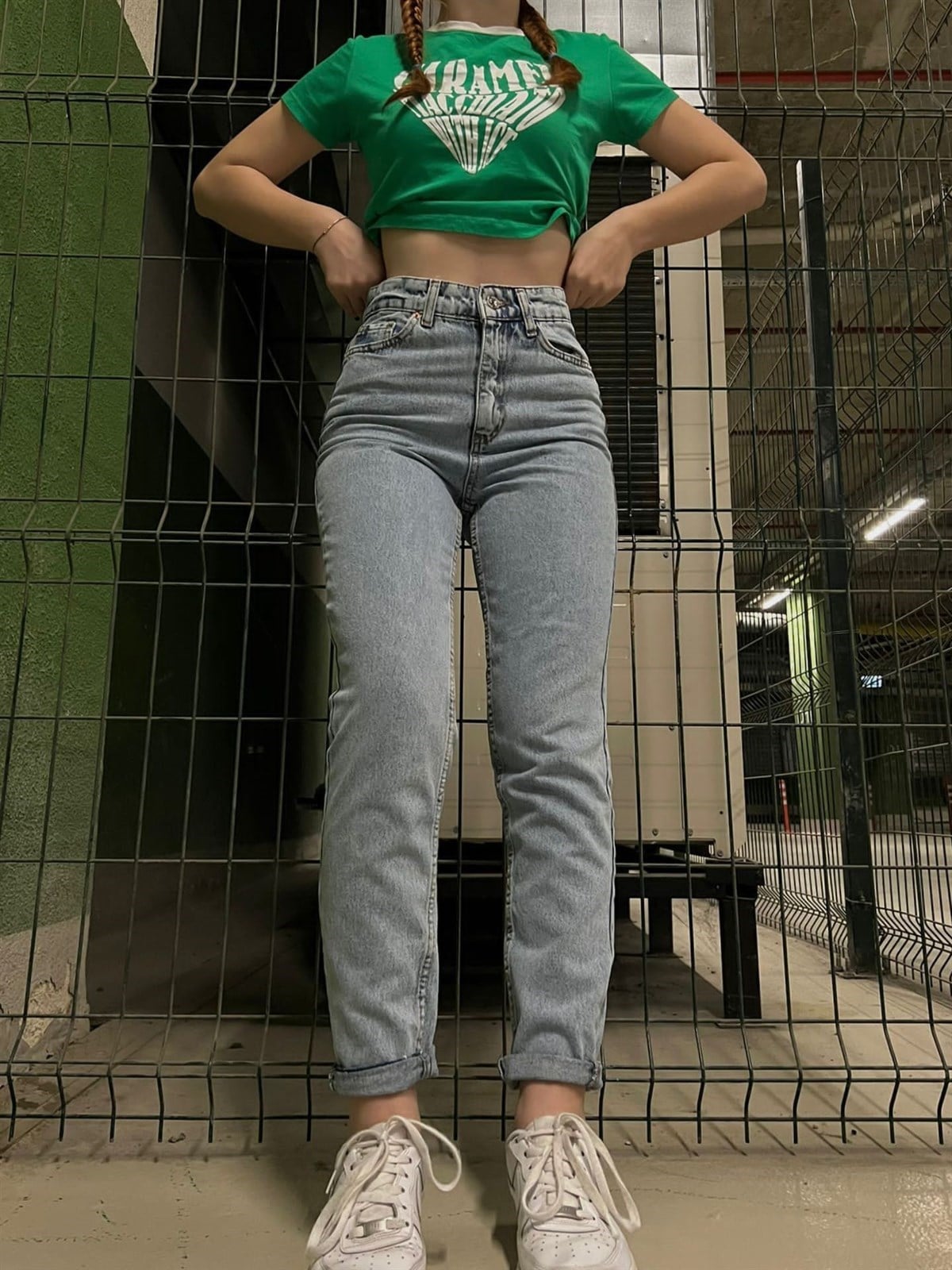 LIGHT BLUE MOM JEANS