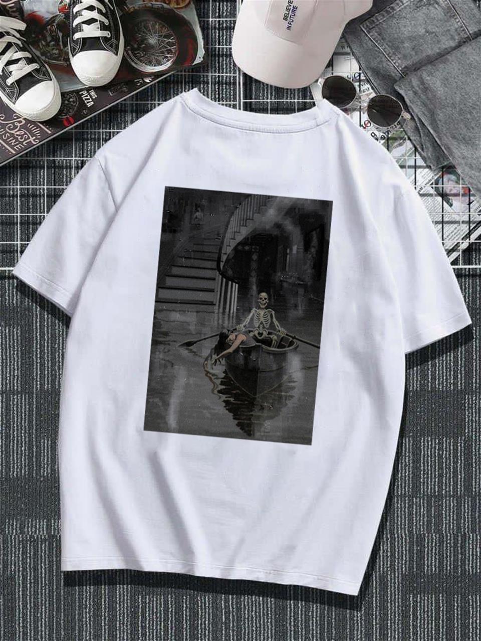 Skeleton In Sandal Sırt Baskılı Beyaz Unisex Oversize T-shirt