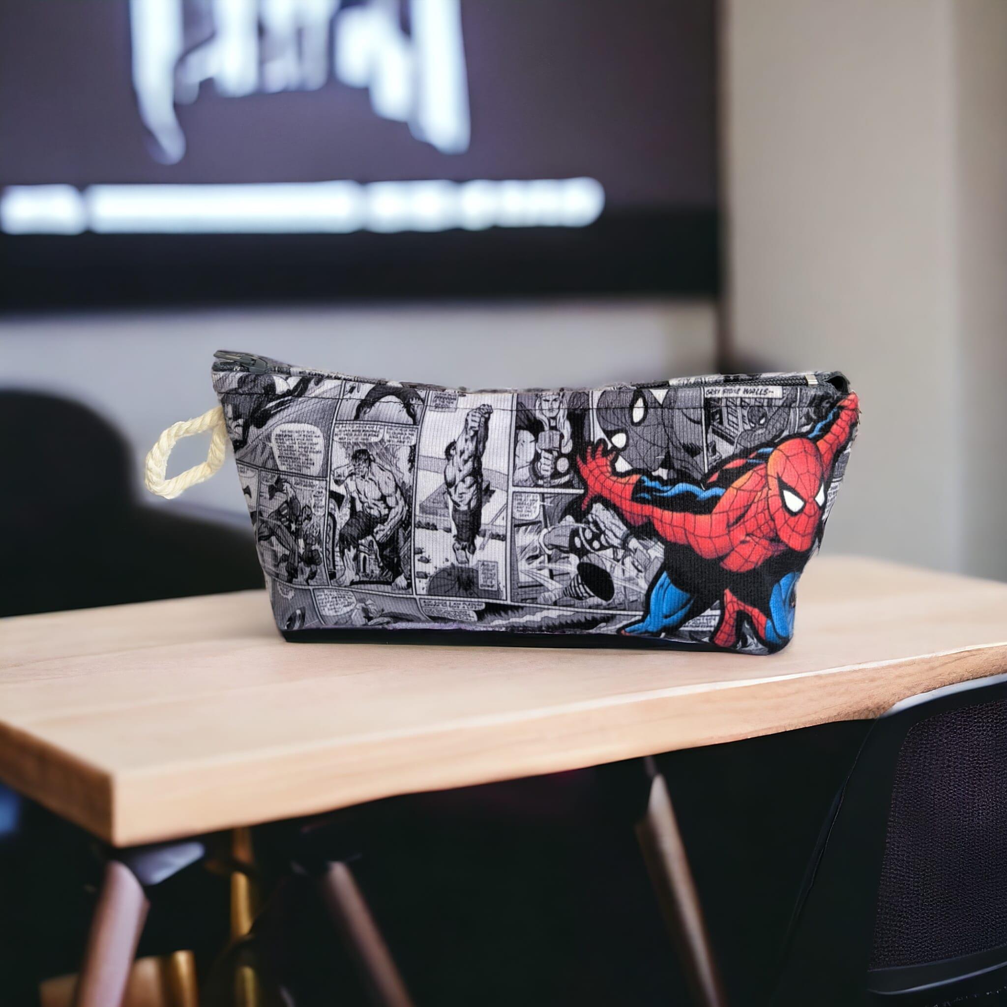 Spiderman Desenli Kalemlik