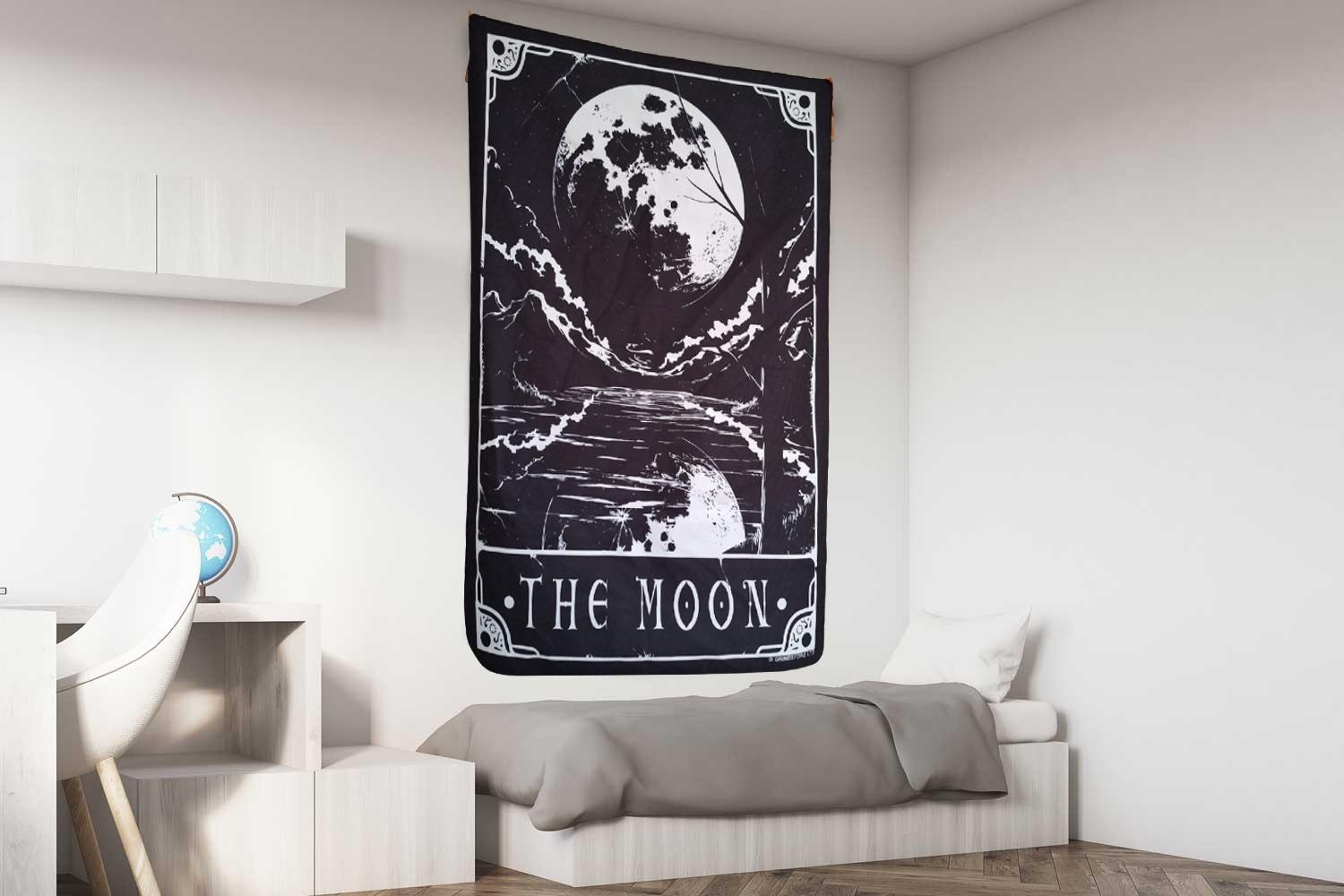 The Moon Duvar Halısı