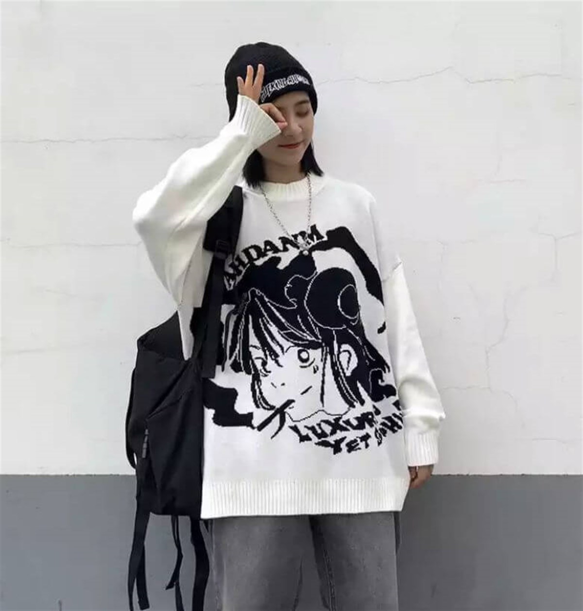 Touz Anime Smoking Girl Beyaz Oversize Kazak